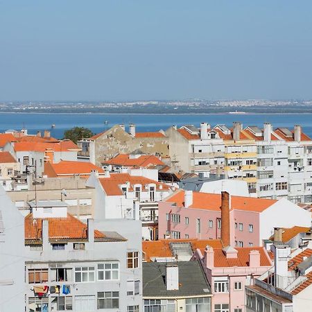 Renovated Sunny Apartment With Amazing Sunset Balcony , By Timecooler Lisboa Eksteriør billede