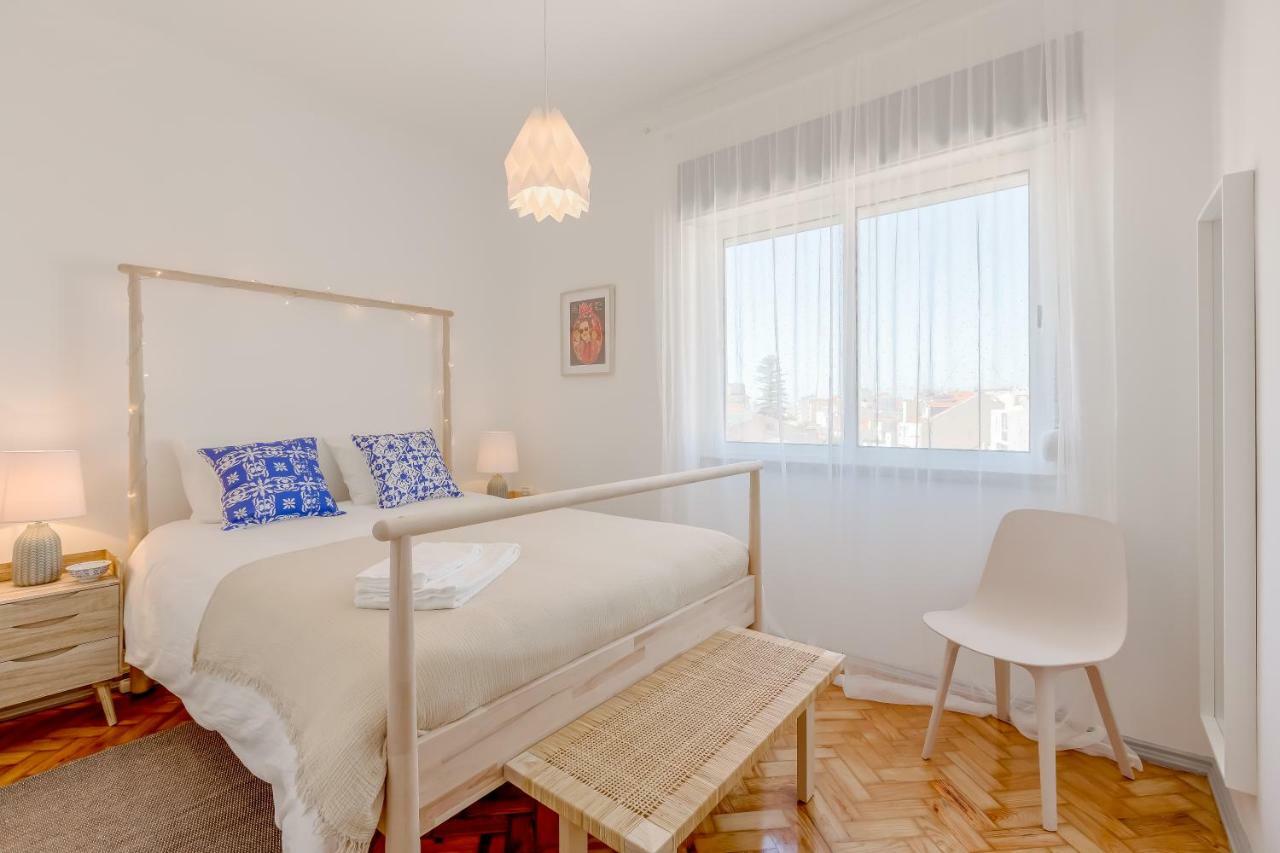 Renovated Sunny Apartment With Amazing Sunset Balcony , By Timecooler Lisboa Eksteriør billede