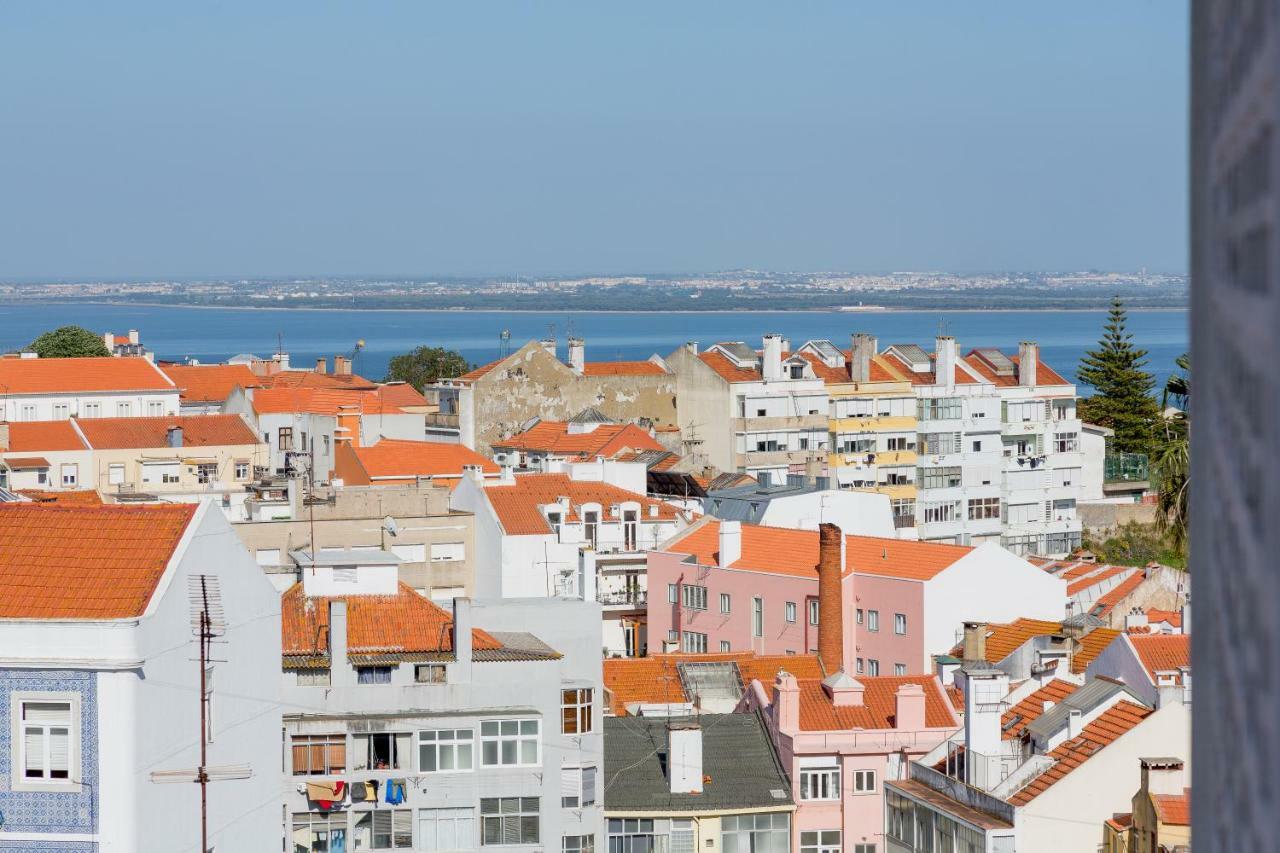 Renovated Sunny Apartment With Amazing Sunset Balcony , By Timecooler Lisboa Eksteriør billede