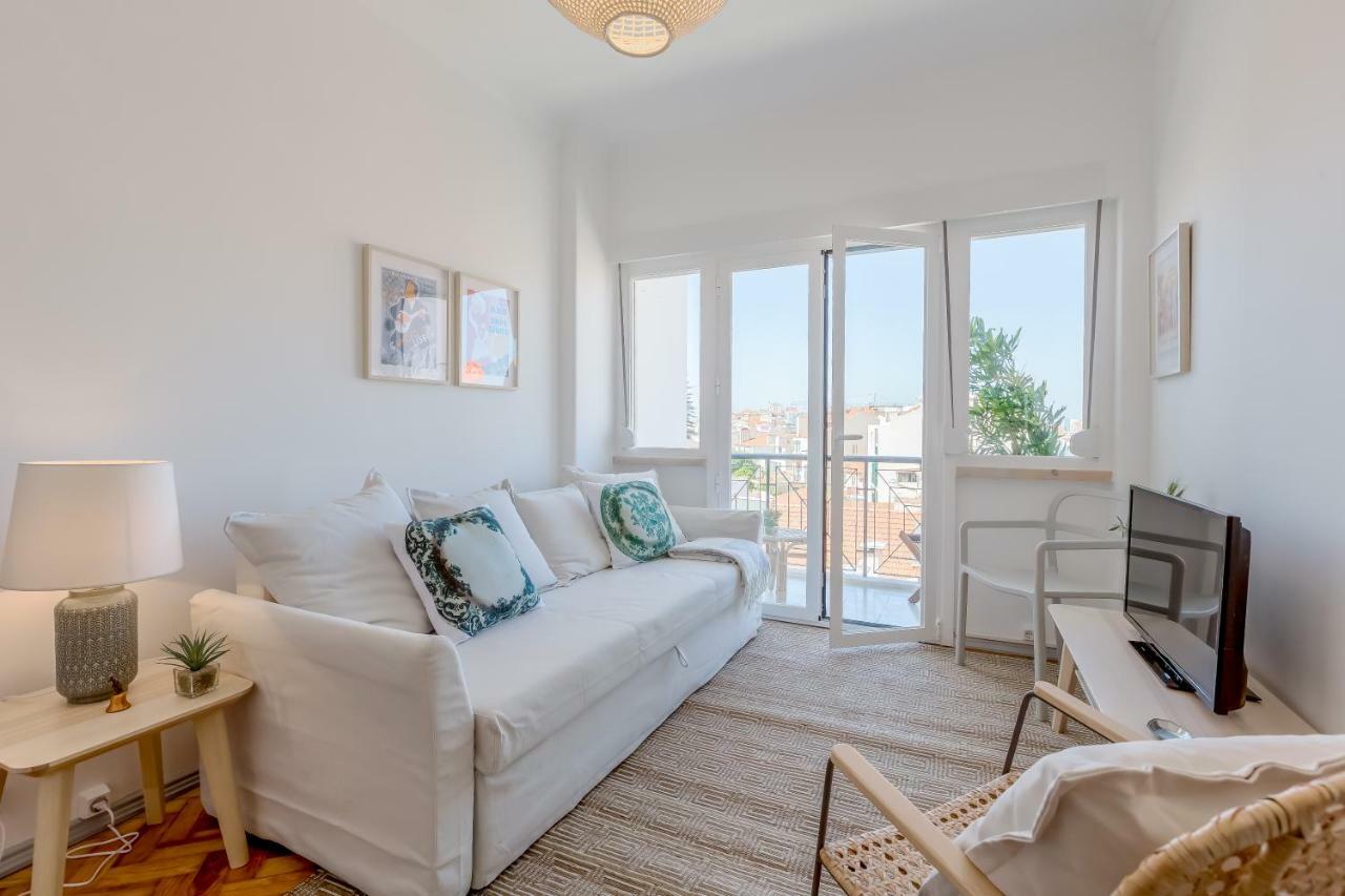 Renovated Sunny Apartment With Amazing Sunset Balcony , By Timecooler Lisboa Eksteriør billede