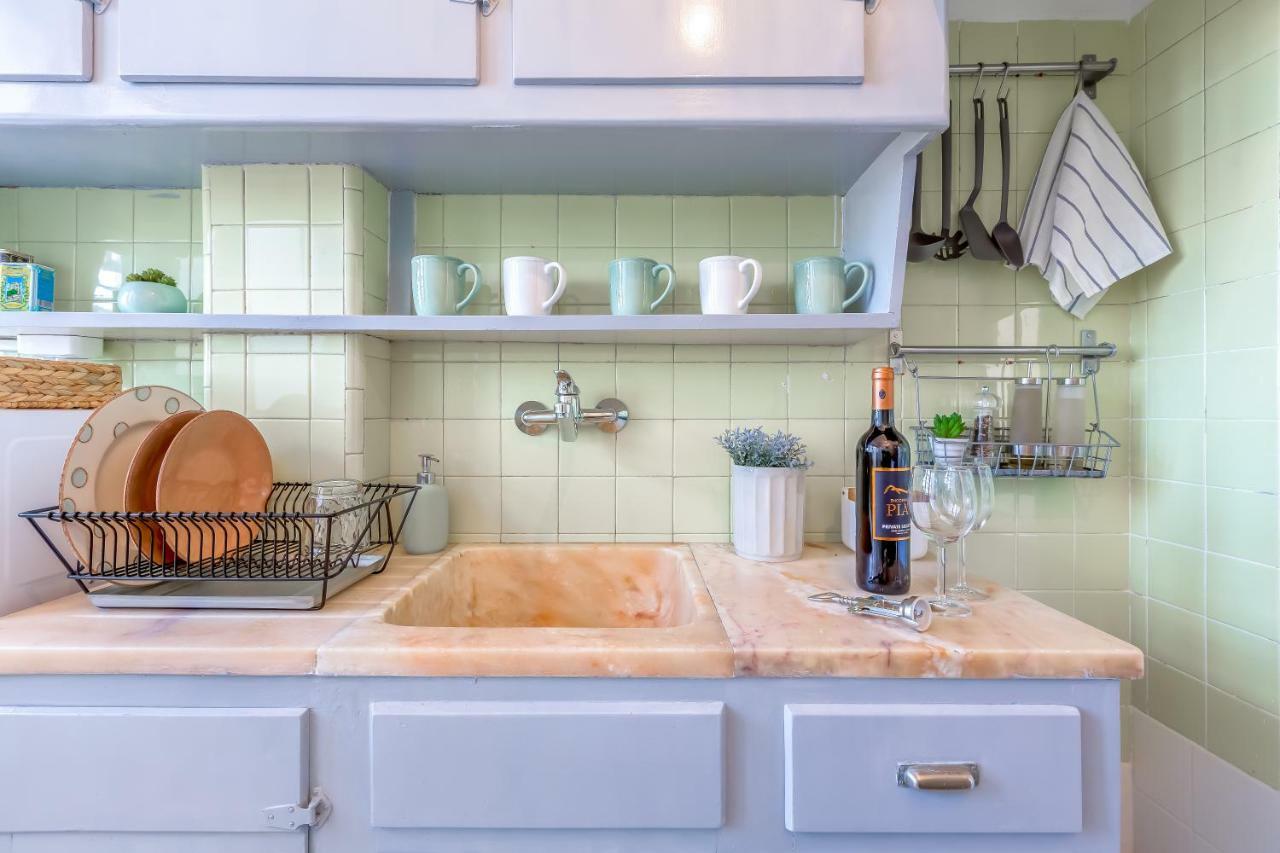 Renovated Sunny Apartment With Amazing Sunset Balcony , By Timecooler Lisboa Eksteriør billede
