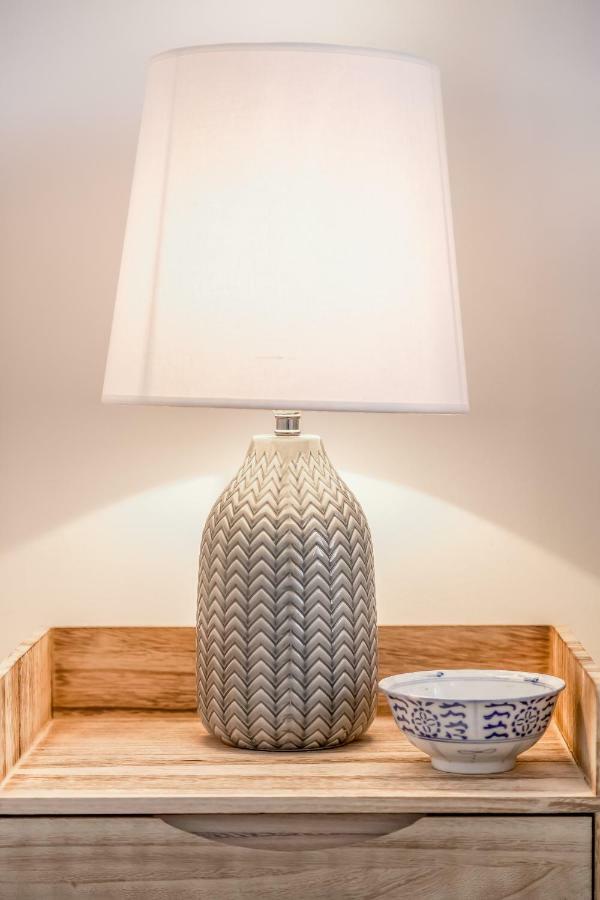 Renovated Sunny Apartment With Amazing Sunset Balcony , By Timecooler Lisboa Eksteriør billede